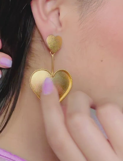 Pendientes en forma de corazón con corazones dobles